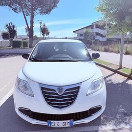 Lancia Y