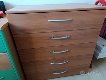 Cassettiera camera letto