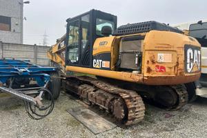 ESCAVATORE CINGOLATO CATERPILLAR 323 D LN