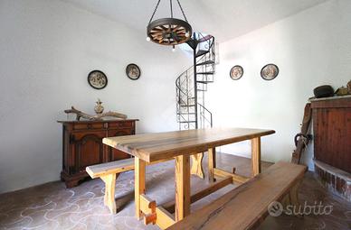 CASA SEMINDIPENDENTE A STRONCONE