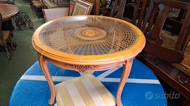 tavolinetto con piano in paglia di Vienna 