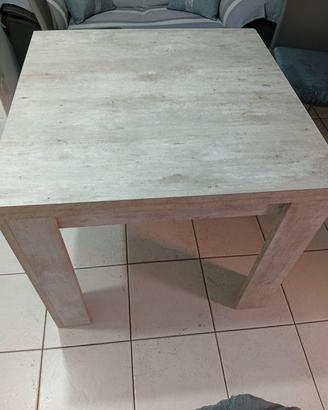 Tavolo quadrato 