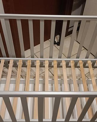 Lettino Italbaby grigio + materasso e accessori 