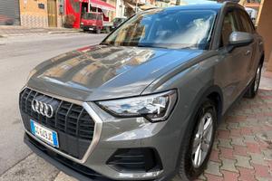 Audi Q3 35 TDI S tronic Business