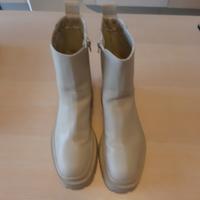 Boots stivali beige zara