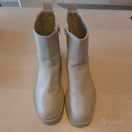 Boots stivali beige zara