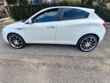alfa romeo giulietta 1.6 105 cv anno 2012
