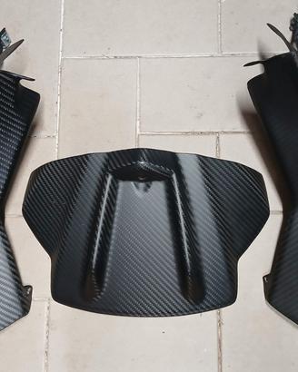 Aprilia Rsv4 carena da pista vtr + parti in carbon