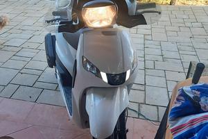 Scooter Peugeot Tweet 125 240km Nuovo