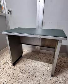 Piccola Scrivania Vintage in Ferro e Similpelle