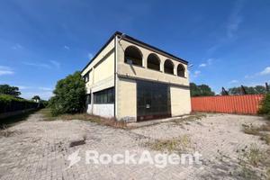 CAPANNONE A COSTA DE' NOBILI