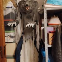 statua lupo per Halloween