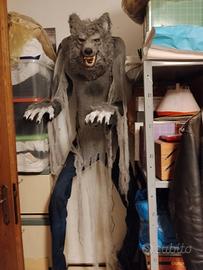 statua lupo per Halloween