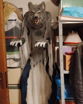 statua lupo per Halloween