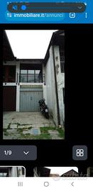 Deposito con locale sopra ristrutturato