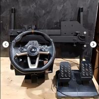 Pedaliera per PS4 con struttura.