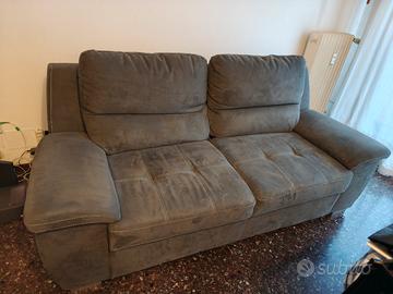 Divano tre posti