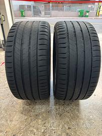 Michelin 295/40 r20 al 90%.