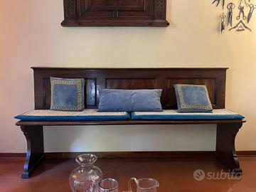 Panca in legno massello con cuscini