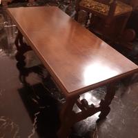 Tavolino da salotto.