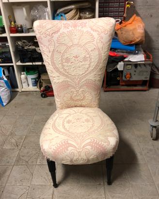 Poltroncina d'epoca restaurata