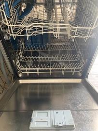 Lavastoviglie indesit
