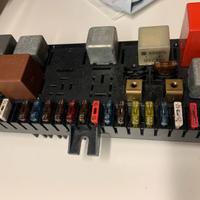 Alfa Romeo -  scatola relais e fusibili Alfa 75