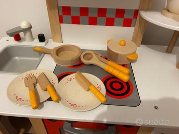 Hape Gourmet Kitchen starter set