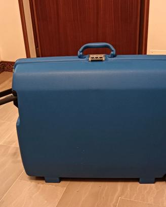 Valigia azzurra