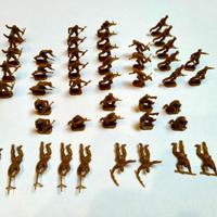 Lotto 46 Soldatini vintage color caramello