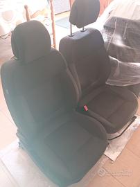 sedili auto Peugeot 3008 anno 2012