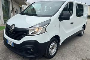 Renault trafic 6 posti