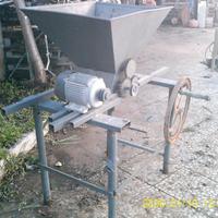 pressa uva manovale o elettrica