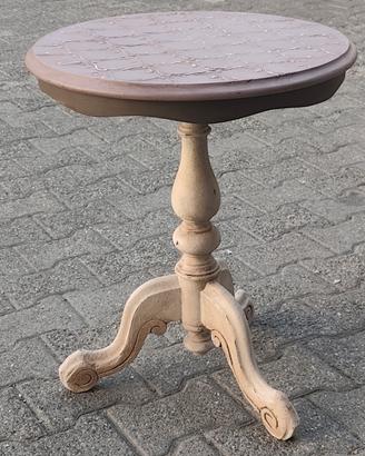 Tavolino  rotondo stile shabby chic restaurato