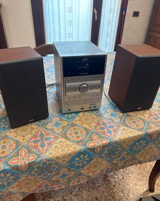 Stereo Cd/Aux/Radio FM/AM