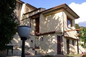 Casa indipendente di 180 m² con più di 5 locali e 