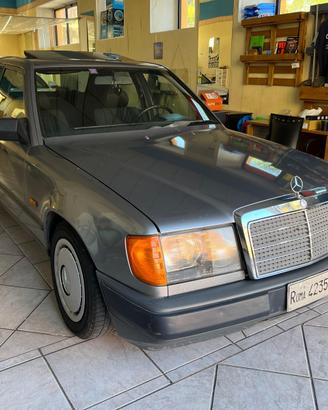 Mercedes W124 e200