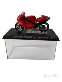Max Biaggi Yamaha YZR-M1 2002 Scala 1:24