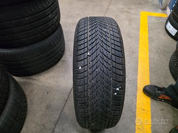 Set 4 pneumatici invernali Goodyear UltraGrip