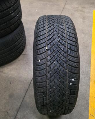 Set 4 pneumatici invernali Goodyear UltraGrip