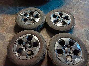 4 cerchi lega 16 jeep Renegade più sensori
