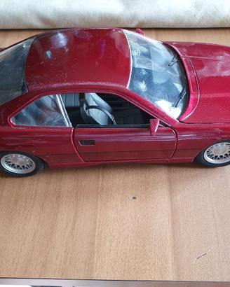 BMW 850 I 1/18 MAISTO
