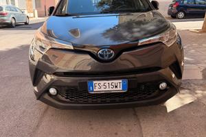 Toyota CHR 1.8 HYBRID E-CVT TREND