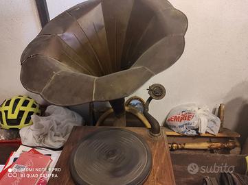 giradischi con trombone 