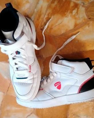 Varie scarpe scuderie Motorsport