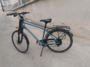 BIKE A PEDALATA ASSISTITA 