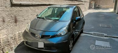 Toyota Aygo I serie Blue connect 3 por
