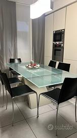 Sedie moderne in cuoio