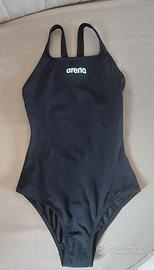 Costume sportivo Arena taglia 42 ma calza piccolo