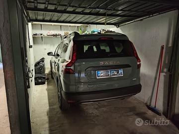 Privato vende BOX auto